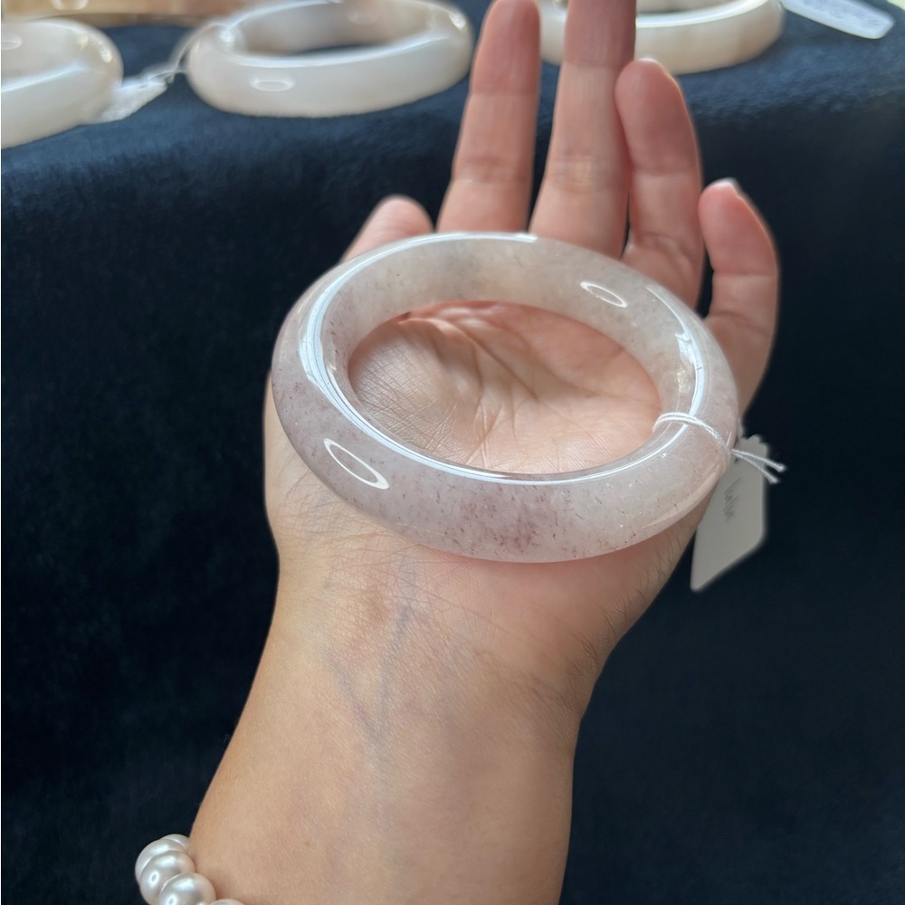 Shetai Jade Bangle - Picture 3 of 7